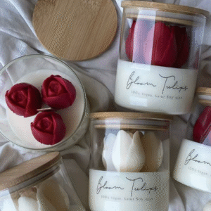 Wedding Favour Tulip Scented Candle in Large Glass Jar - Custom Label, Luxury Personalised Wedding Gift, Elegant Guest Favours & Keepsakes